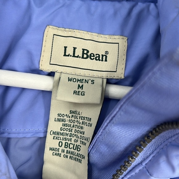 LL Bean Women's Ultrawarm Coat, Three Quarter Length Medium - Picture 4 of 9